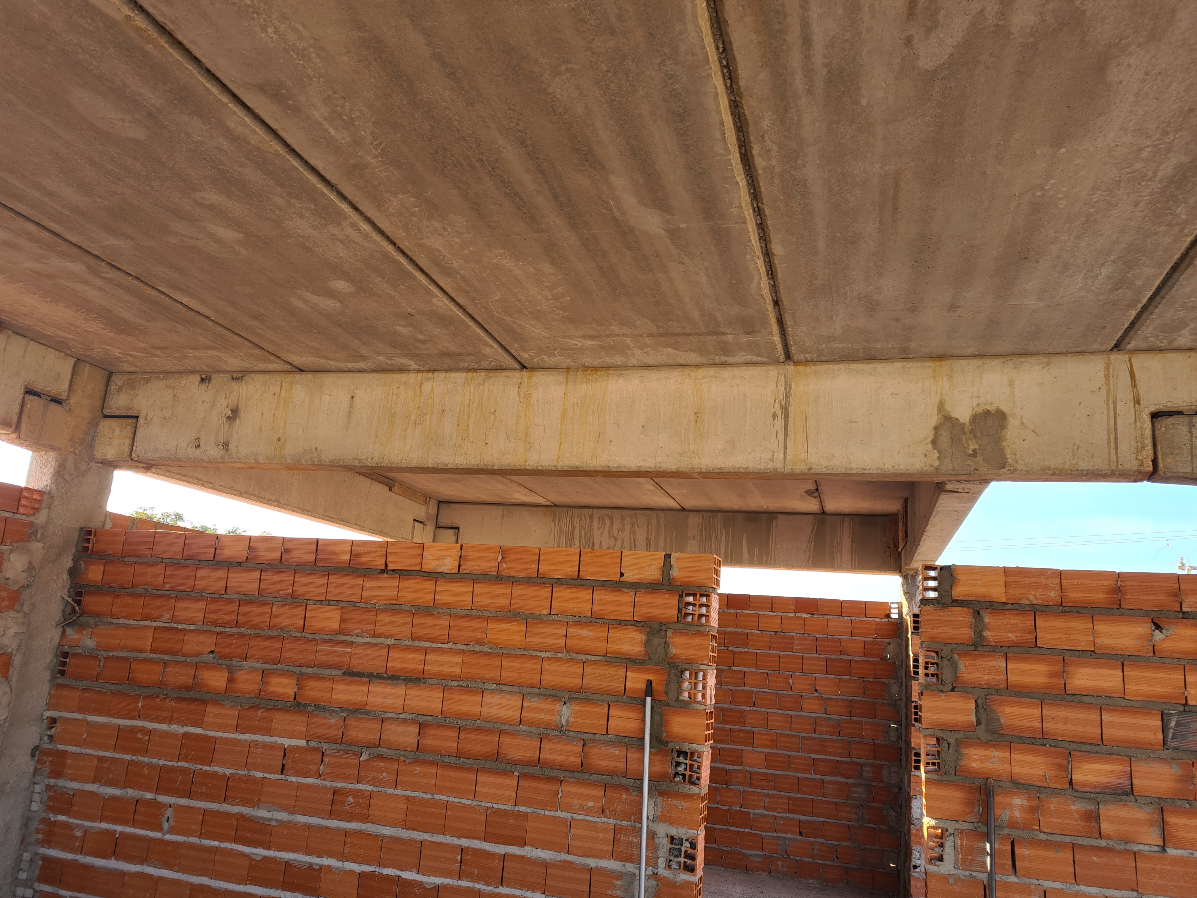 Obra comercial - fase de acabamento